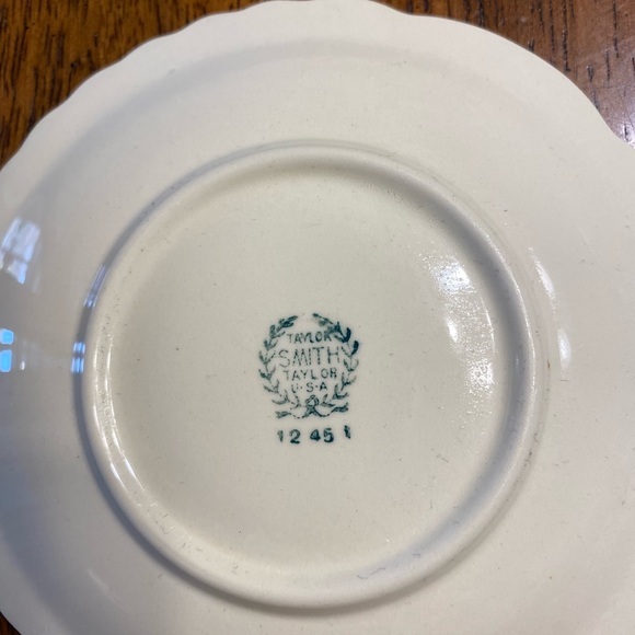 Taylor Smith cup and saucer. Vintage floral pattern - Picture 4 of 9